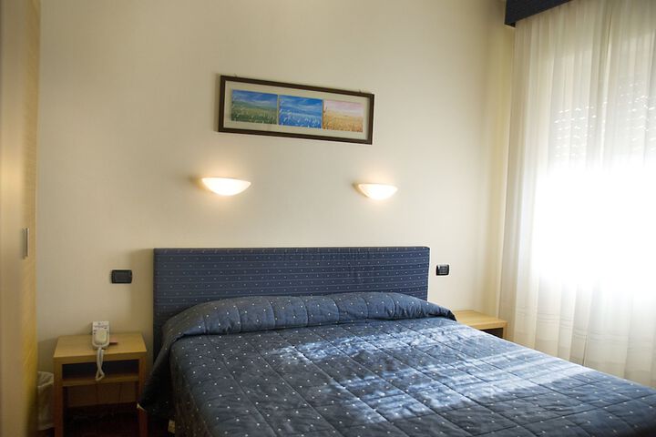Room 7 of 34