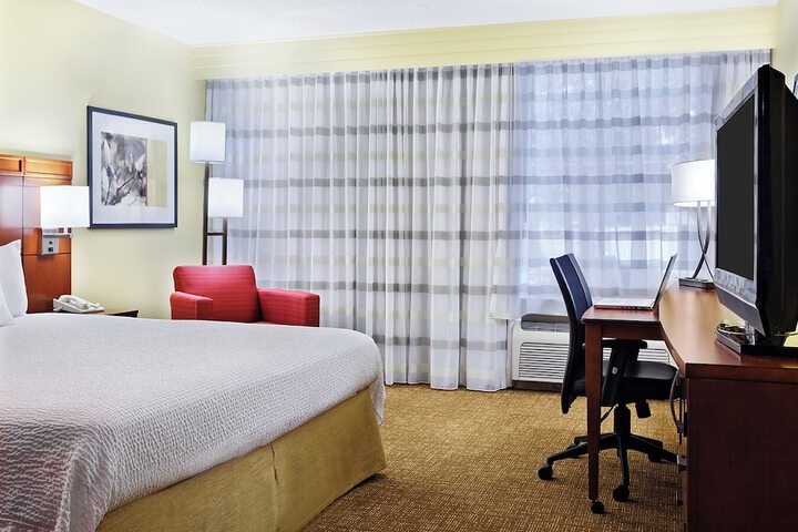 Room 8 of 20