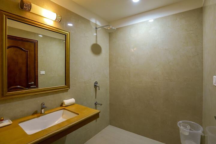 Room 9 of 49