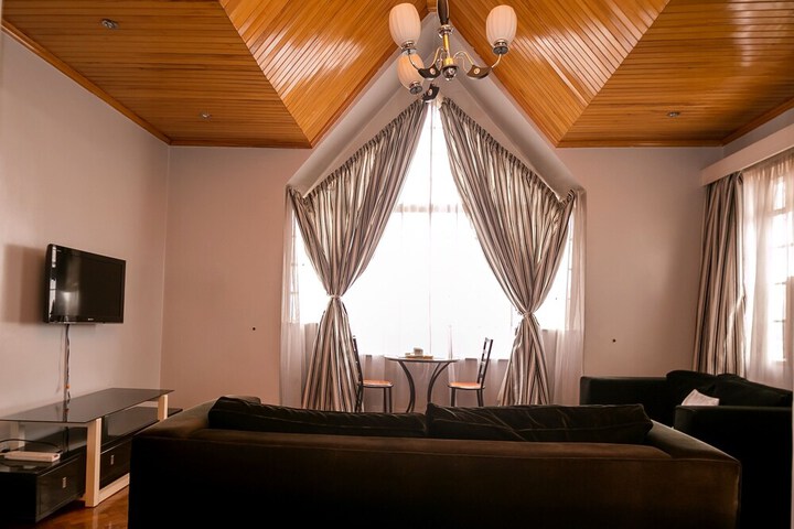 Room 28 of 87