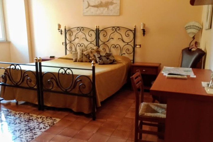 Room 7 of 43
