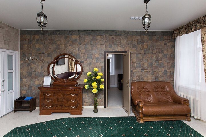 Room 18 of 25