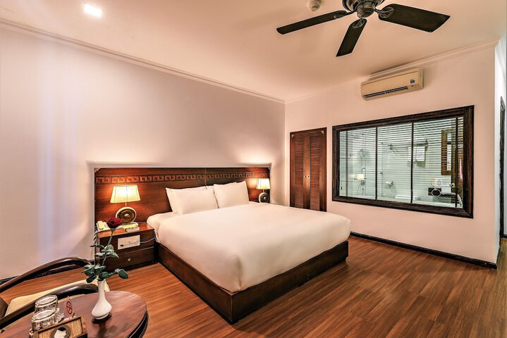 Room 15 of 68