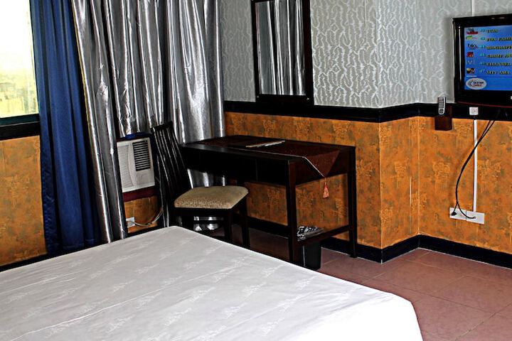 Room 21 of 172