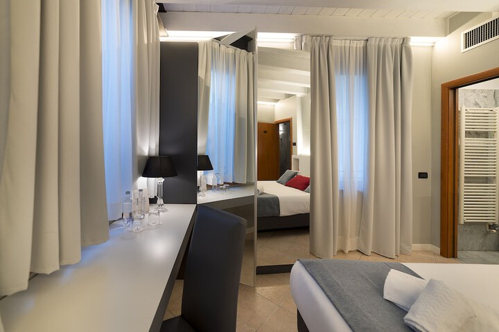 Room 13 of 134
