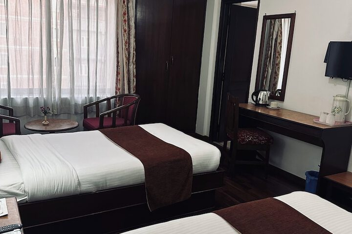 Room 27 of 93