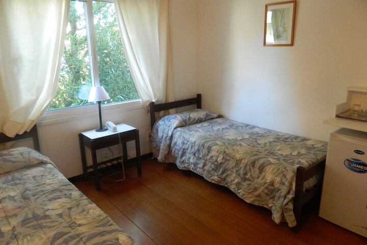 Room 3 of 27