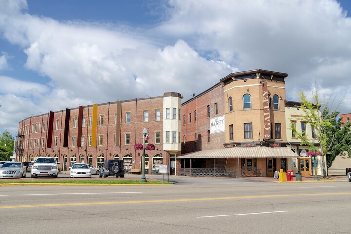 Property Grounds 38 of 41