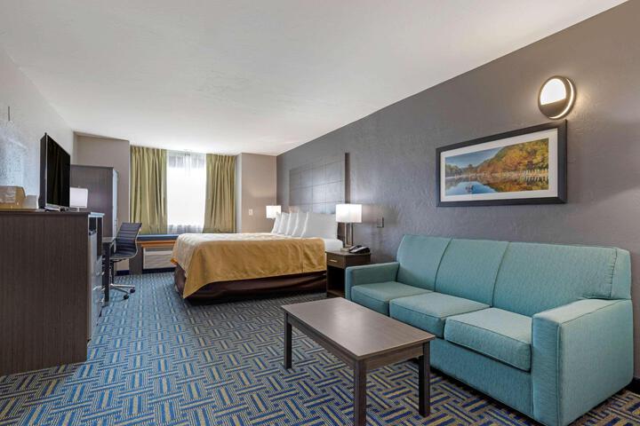 1 King Bed (1 of 7)