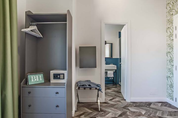 Room 15 of 63
