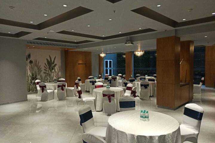 Ballroom/Hall 52 of 65