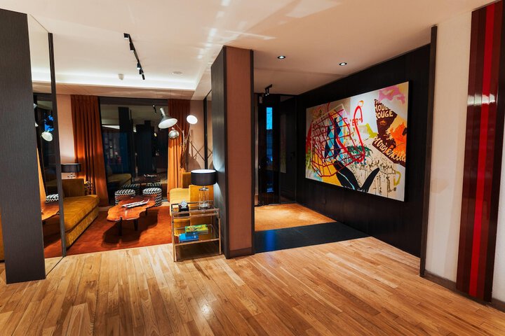 Guest Lobby
