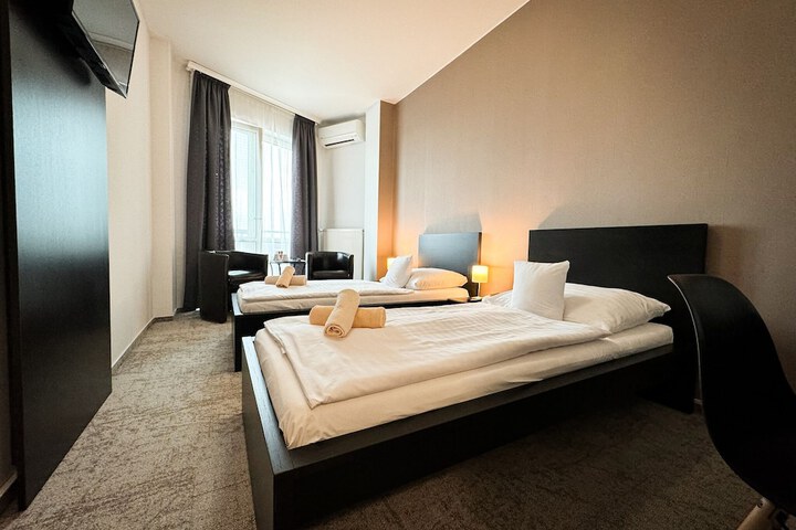 Room 46 of 76