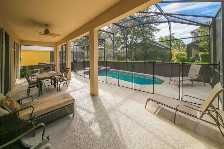 Pool 20 of 24
