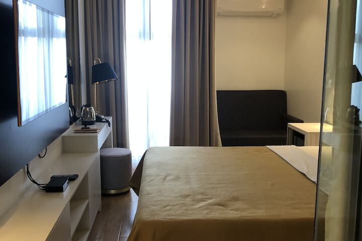 Room 11 of 43