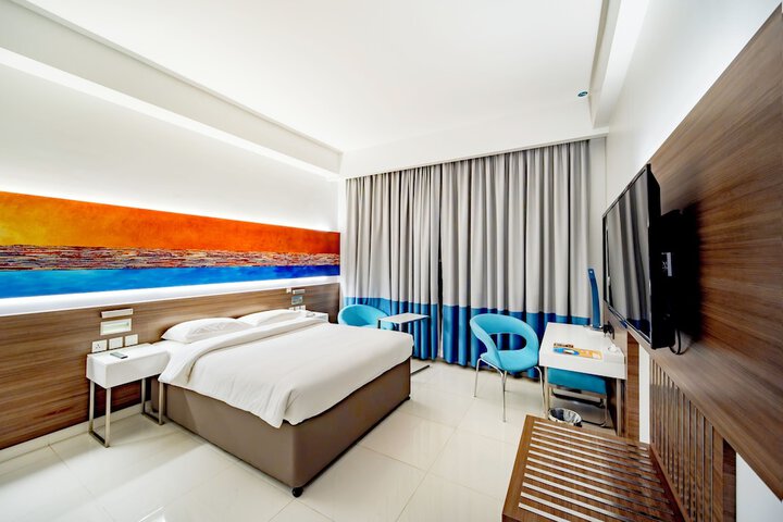 Room 9 of 25