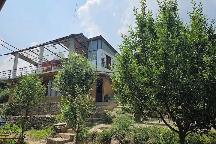 Ruhaani Cottages & Cafe