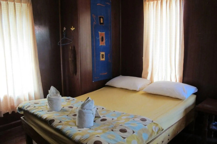 Room 4 of 11
