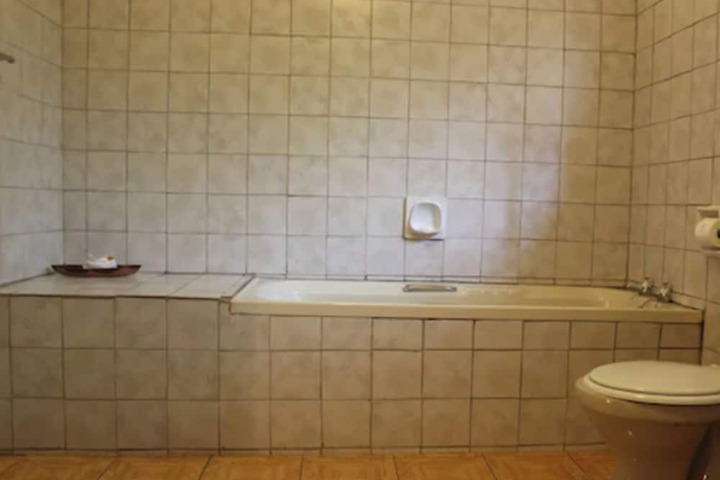 Room 24 of 38