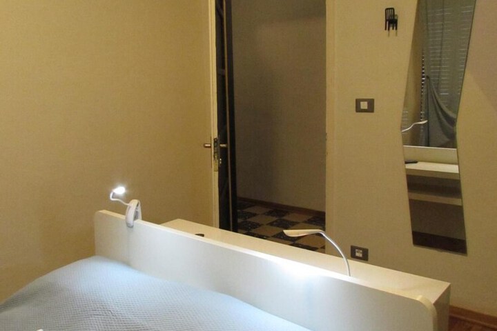 Room 21 of 28