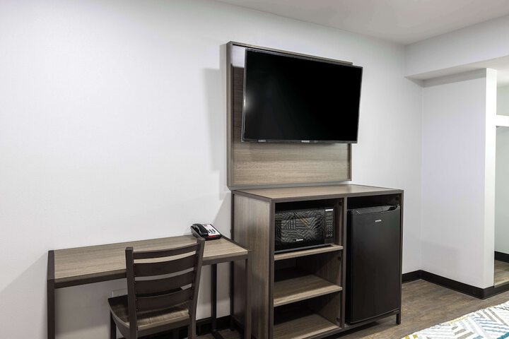 Room 7 of 27