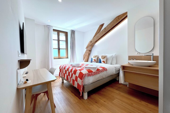 Room 5 of 22