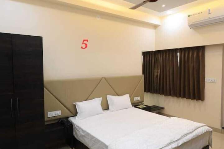Room 14 of 20