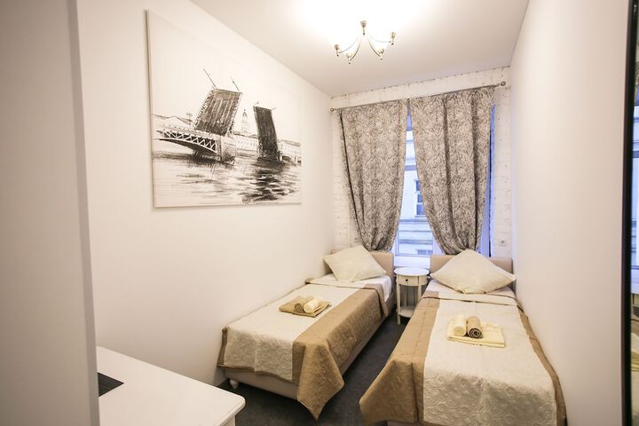 Room 6 of 13
