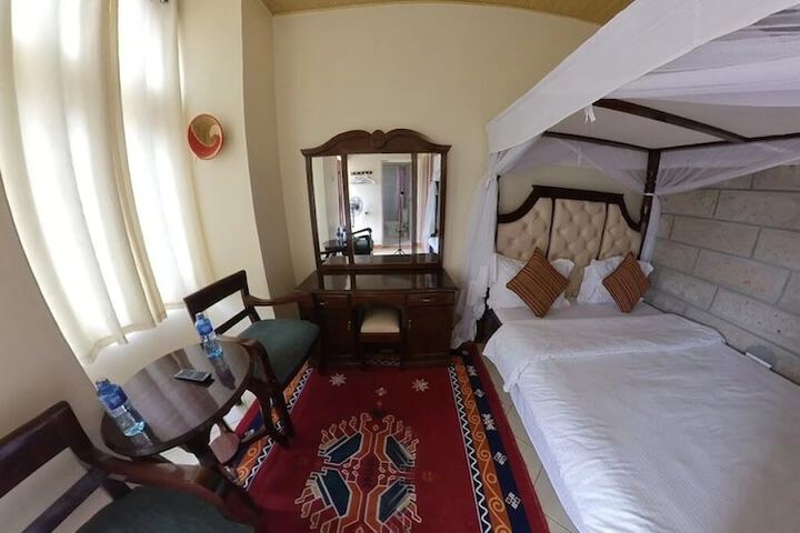 Room 19 of 44