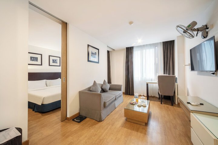 Room 19 of 28