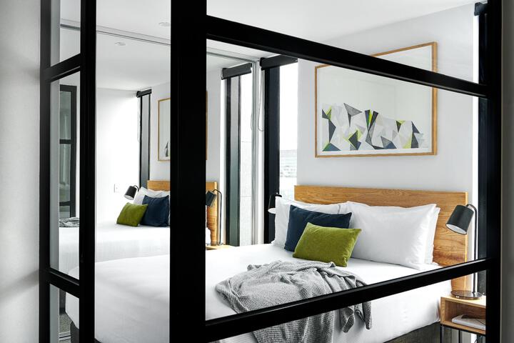 Room 2 of 32