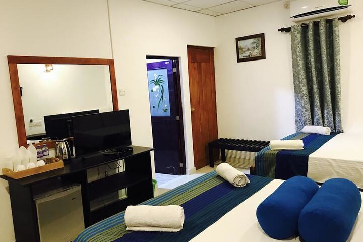 Room 2 of 43