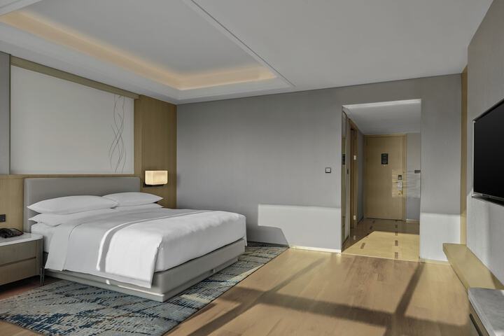 Room 11 of 52