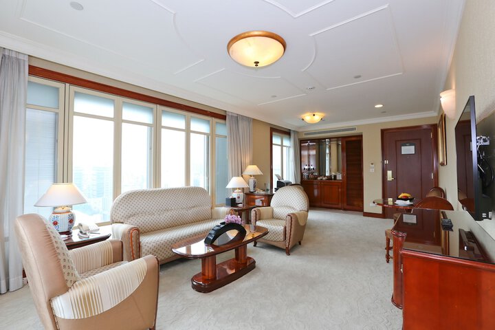Room 16 of 39