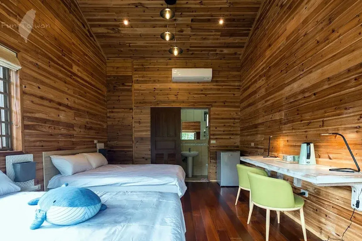 Room 4 of 11