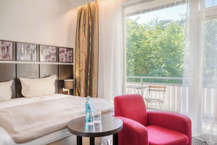 Room 10 of 38