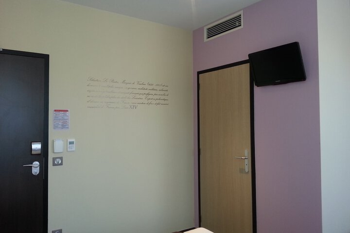 Room 25 of 41