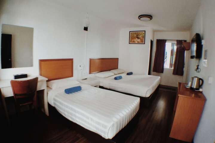Room 6 of 26