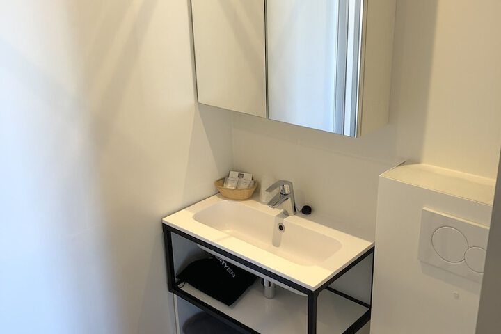 Room 77 of 112