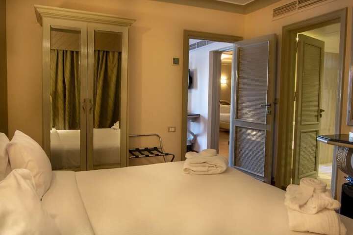 Room 47 of 73