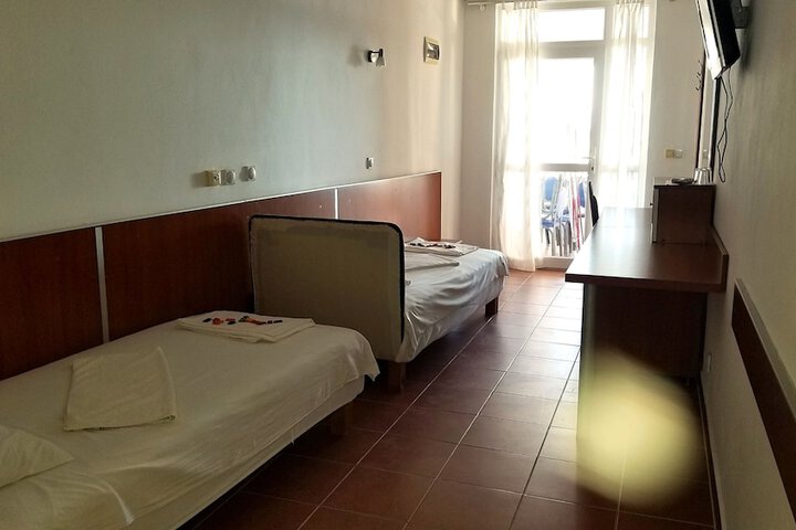 Room 19 of 100