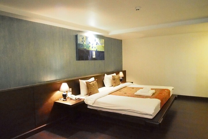 Room 32 of 62