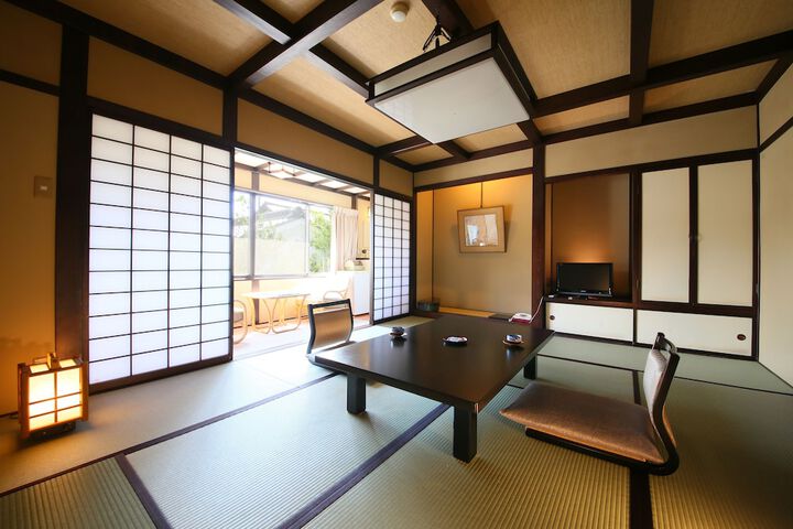 Room 20 of 107