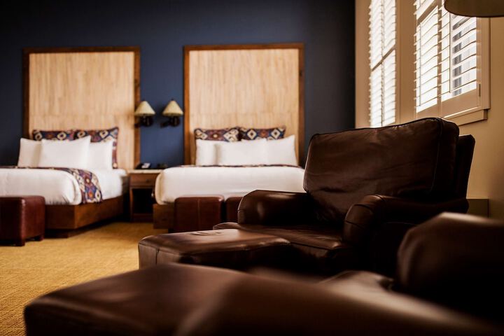1 Queen Bed (5 of 25)