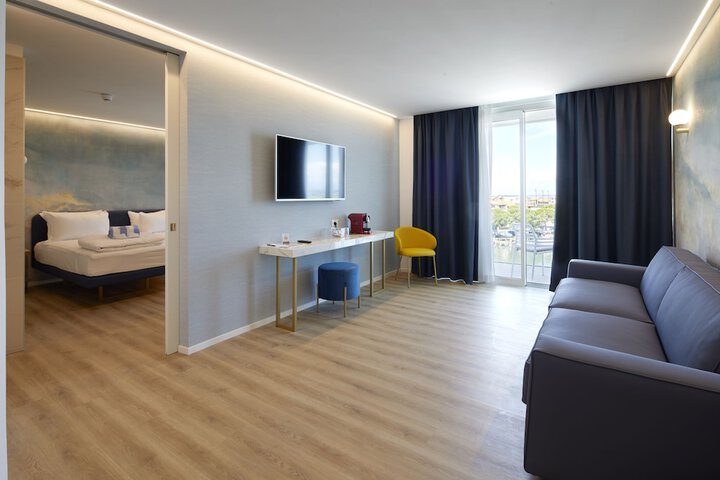 Room 20 of 64