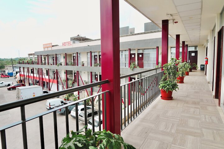 Hotel 74 of 80