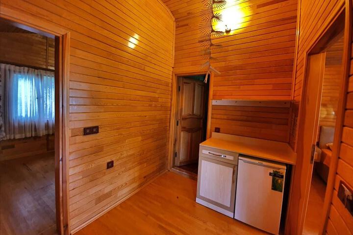 Room 17 of 80