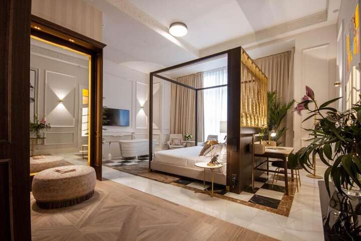 Room 51 of 104