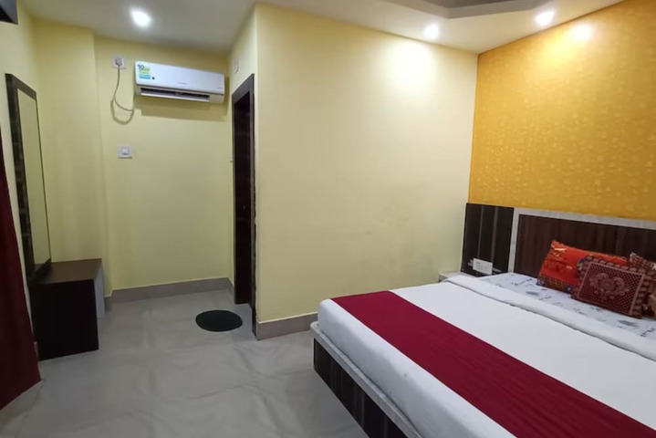 Room 16 of 28