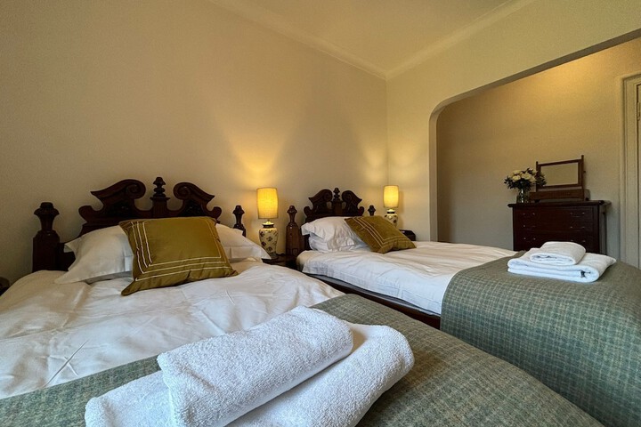 Room 10 of 26